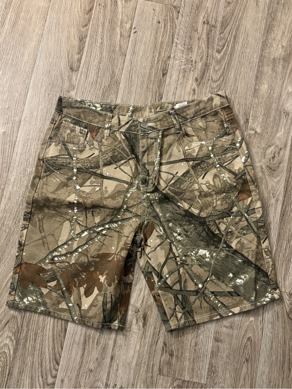 Realtree Tan and Brown Camo Flat-Front Men's Shorts